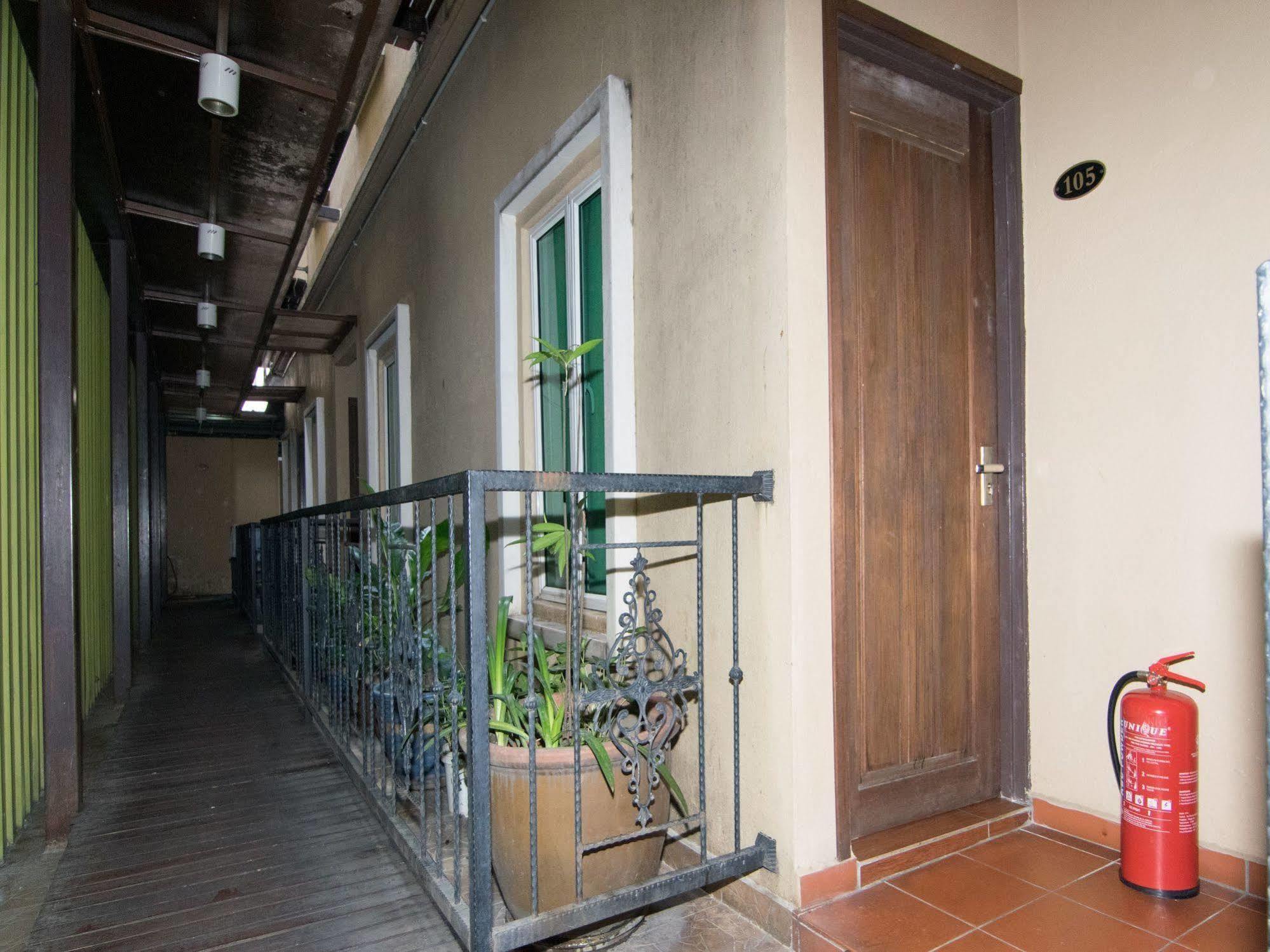 קואלה לומפור Oyo 109 V'La Park Hotel מראה חיצוני תמונה